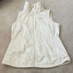 🤍warm colored white vest🤍